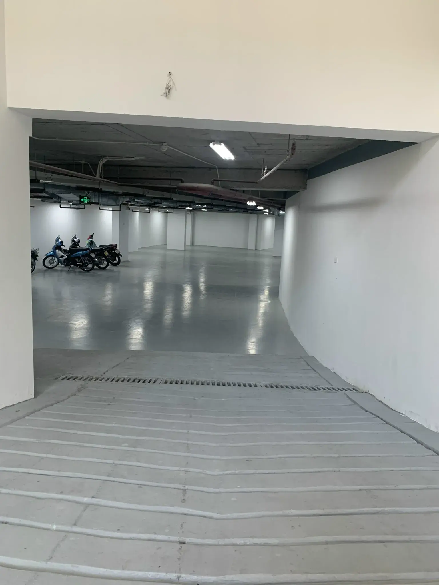 Cho thuê biệt thự mới có hầm, thang máy Full nội thất, KĐT Trung Văn Vinaconex 3. 200m, 5t. Giá 37t